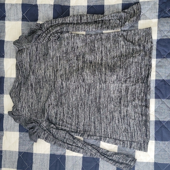 Apt 9 cold shoulder sweater - Picture 2 of 2